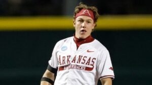 Arkansas suffers heartbreaking College World Series elimination to LSU after left fielder’s critical mistake​​