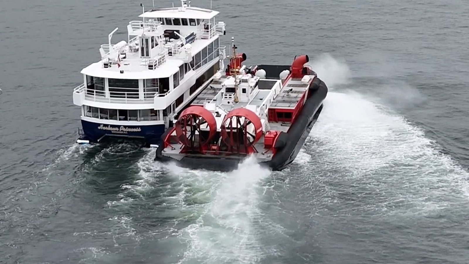 Harbour Cruises yacht runs aground off shores of West Vancouver​Jacob New​