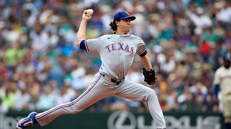 Rangers’ Jacob deGrom sets new MLB strikeout record in just 240 career games against Mariners​​