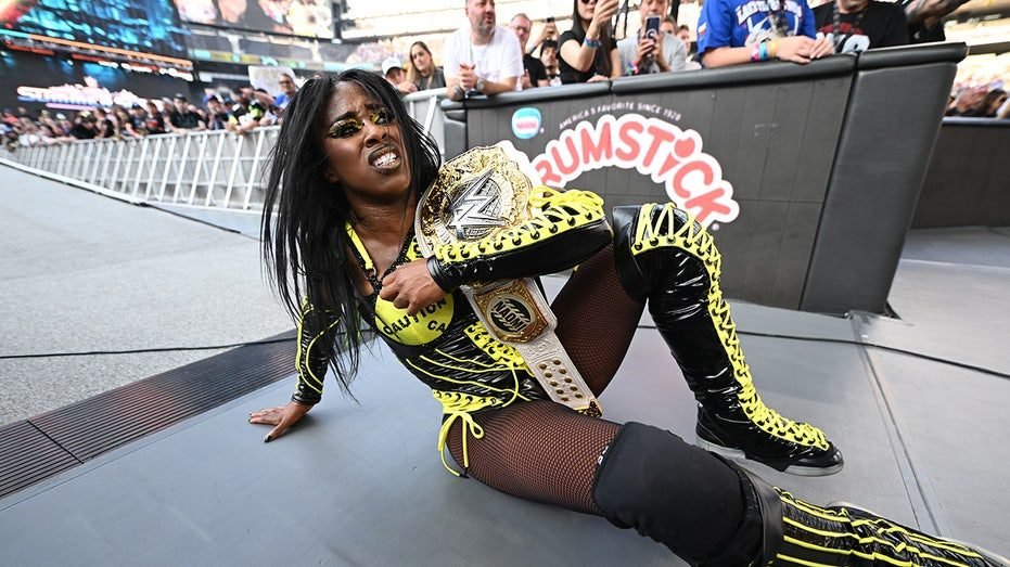 Naomi steals SummerSlam victory from Rhea Ripley, Iyo Sky to retain Women’s World Championship​​