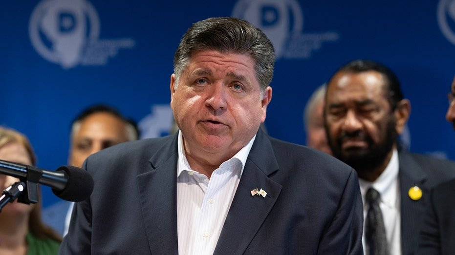 Dem governor defies FBI: ‘Unwelcome’ to pursue Texas Democratic lawmakers​​