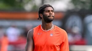 Browns’ Shedeur Sanders reveals advice father Deion Sanders gave him amid cancer battle​​