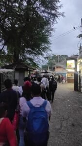 Calls for Stronger Queue Control at Kandy–Colombo InterCity Bus Halt